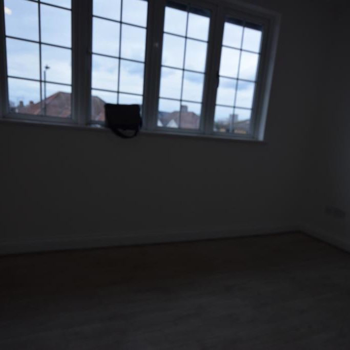 3 bedroom flat to rent - Photo 1
