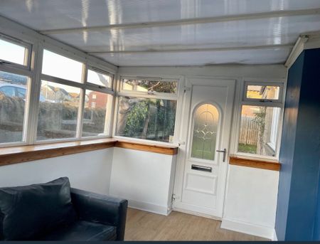 3 Bed Bungalow, Gilmerton Station Road, EH17 - Photo 3