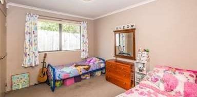 4 bedroom home in Papakura! - Photo 2