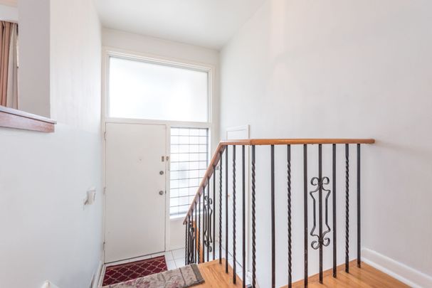 For Lease - 18 Packard Boulevard Unit# Upper, Toronto, Ontario - Photo 1