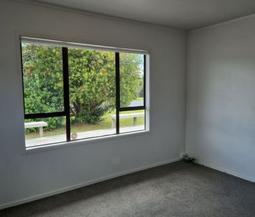 7 Finch Street, One Tree Point - Photo 6