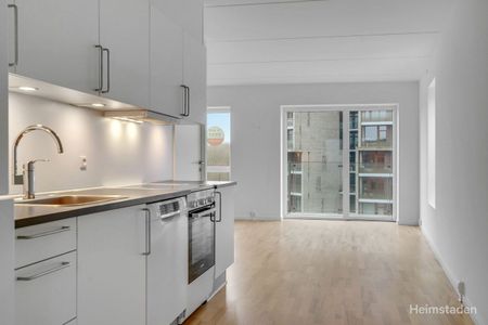 Moderne lejebolig i Odense M med stor tagterrasse -perfekt til den studerende - Photo 2
