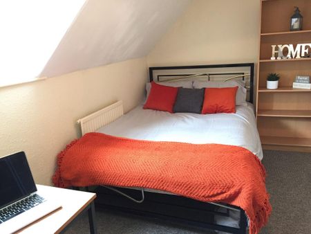 5 bedroom terraced house to rent - Photo 3