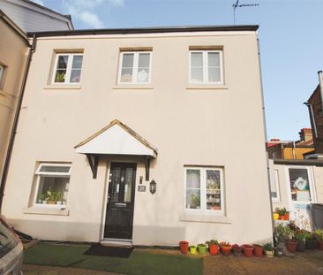 Benskin Road, Watford - Photo 2