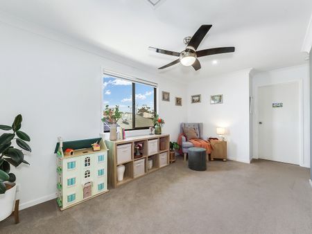27 Friars Crescent, North Lakes QLD 4509 - House For Rent | Domain - Photo 2