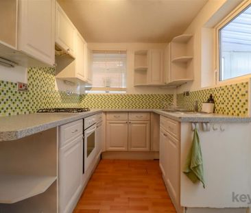 2 bedroom semi-detached house to rent - Photo 5