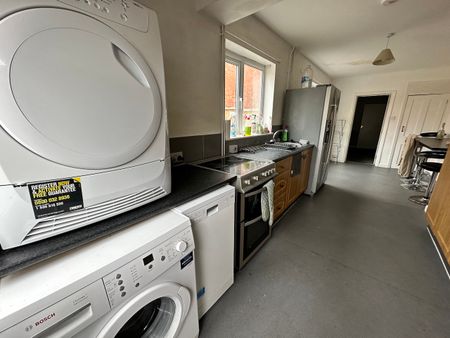 4 bedroom house - Photo 5