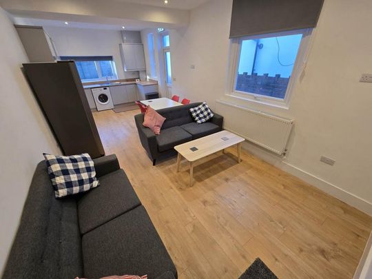 5 bedroom house to rent - Photo 1