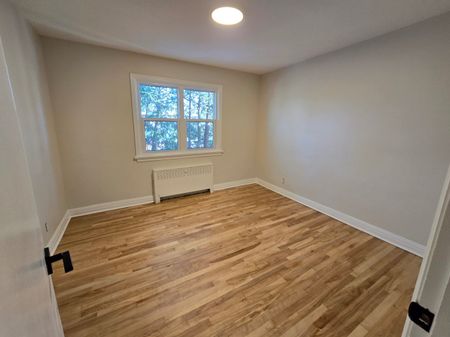 For Lease - 33 Coupal Street Unit# 2, Vanier and Kingsview Park, Ontario - Photo 2