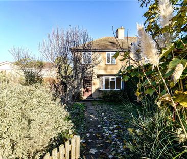 Well presented 3 bedroom semi-detached house to rent just to the no... - Photo 2