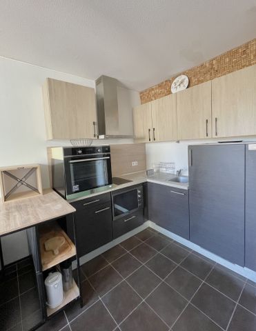 Location Appartement 2 pièces 37m² LA SEYNE SUR MER 83500 - Photo 4