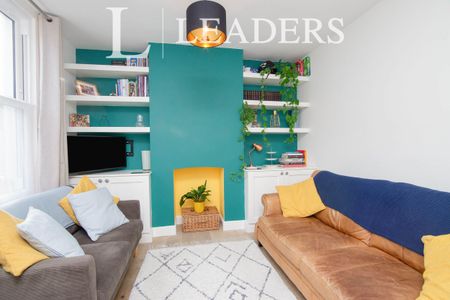 3 bedroom terraced to rent Theobald Road - Photo 4