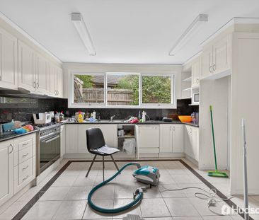 Spacious Family Home. - Photo 2