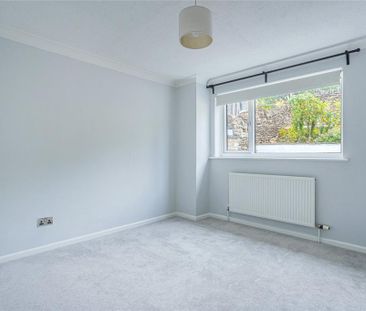 4 bedroom terraced house to rent - Photo 4
