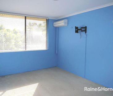 Convenient & Comfortable Living in the Heart of Indooroopilly - Photo 4
