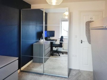 3 bedroom semi-detached house to rent - Photo 4