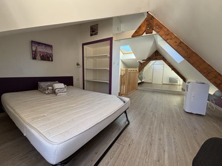 Location Maison 3 pièces 80m² SABLE SUR SARTHE 72300 - Photo 3