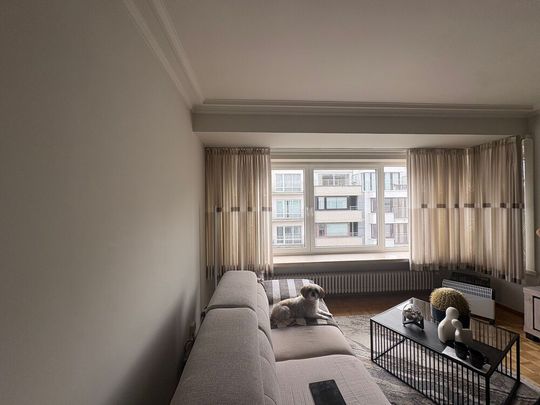 Erg ruim en recent gerenoveerd appartement te huur op de zevende verdieping te Koningsstraat Oostende! - Foto 1