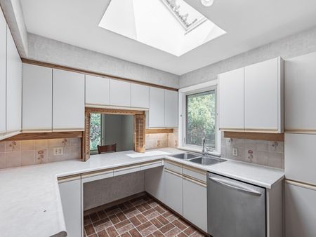 For Lease - 82 Ravenscrest Drive, Toronto, Ontario - Photo 2