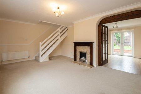 3 bedroom detached house to rent - Photo 2
