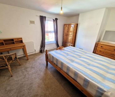 4 bedroom terraced house to rent - Photo 6