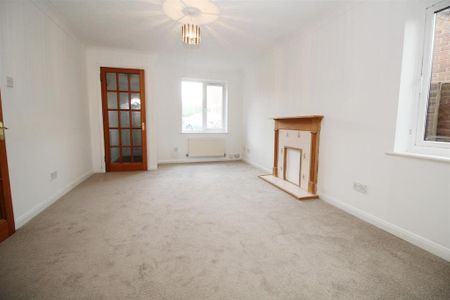 3 bedroom semi-detached house to rent - Photo 5