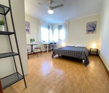 Calle de Pico de Alba, Madrid, Community of Madrid 28053 - Photo 5