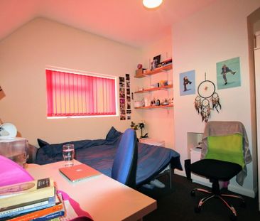 5 bedroom semi-detached house to rent - Photo 4