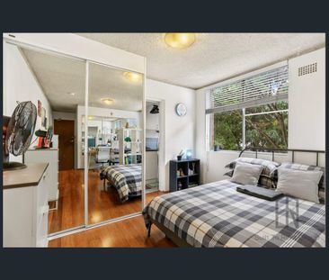 Spacious, Modern, Studio Apartment In Prime Location - Photo 1