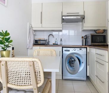 Location Appartement 2 pièces 40m² NICE 06300 - Photo 3