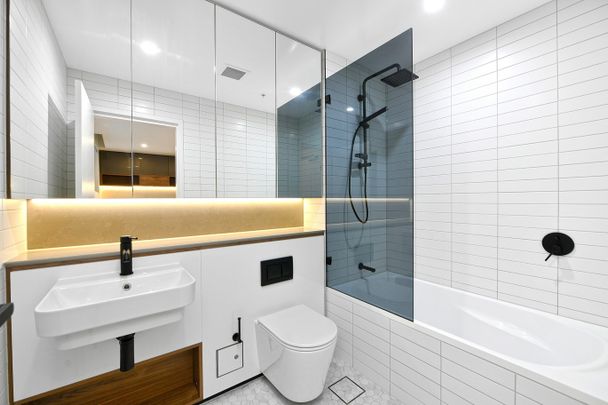 Stunning Two-Bedroom Apartment in the Heart of Ashfield - Photo 1