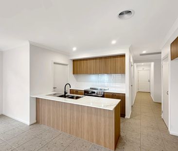🏡 Brand New 5-Bedroom House in Thornhill Park - Photo 6
