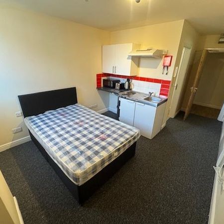 Studio to rent - Photo 3