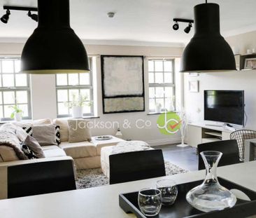 3 bedroom penthouse to rent - Photo 2