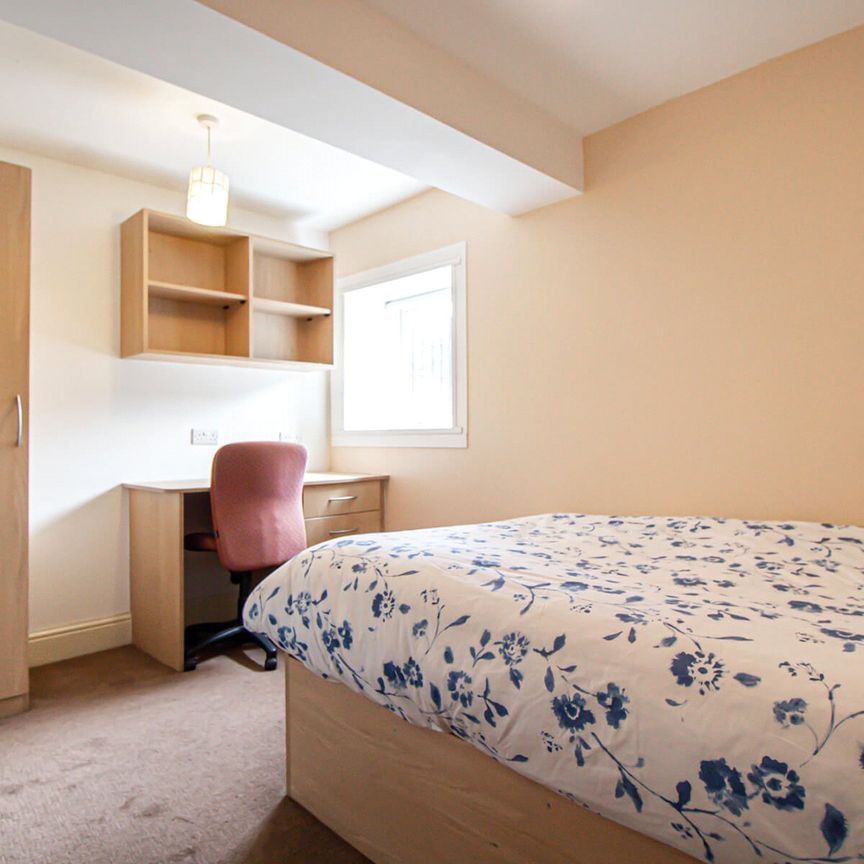 Apt 1, 21 Hyde Terrace - Photo 1