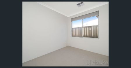 Near new seaside home - Photo 3