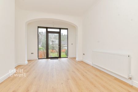 5 bedroom semi-detached house to rent - Photo 5