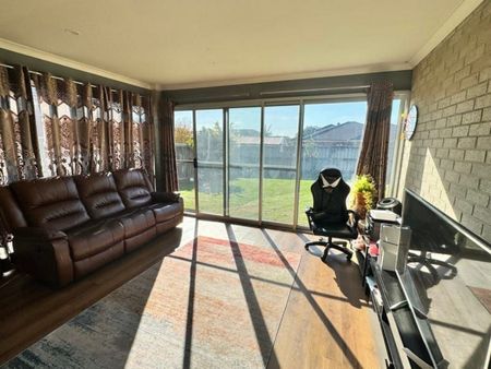 Spacious Family Living in a Convenient Cranbourne North Location - Photo 2