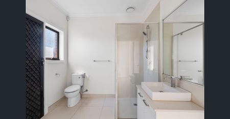 Modern Comfort Meets Architectural Style in Fawkner - Photo 5