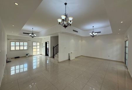 Beautiful 4BR Semi Detached Villa | Close to Mall - Photo 5