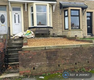 3 bedroom flat to rent - Photo 6