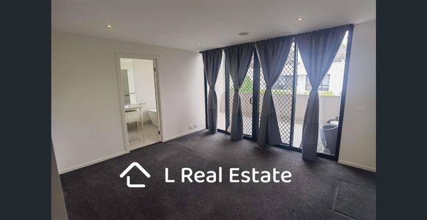 Unfurnished 3 Bedroom Townhouse Now available in Springvale - Photo 1