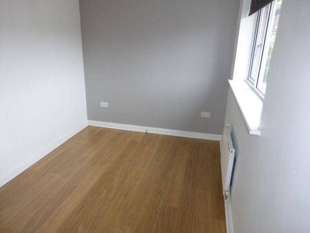 Middleham Close, Peterborough - Photo 3