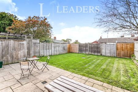 2 bedroom apartment to rent Somerset Road, Redhill, RH1 - Photo 5