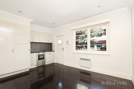 11/29 George Street, East Melbourne - Photo 4