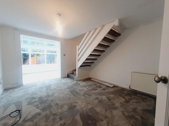 2 bedroom end of terrace house to rent - Photo 1