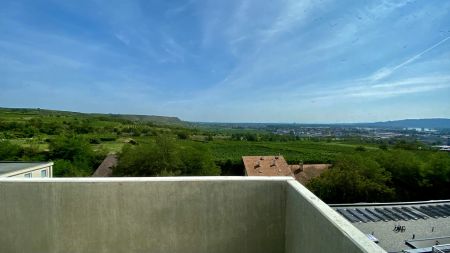 Neubau Erstbezug Wunderschöne Drei Zimmer Wohnung mit Balkon und herausragender Aussicht - Foto 4