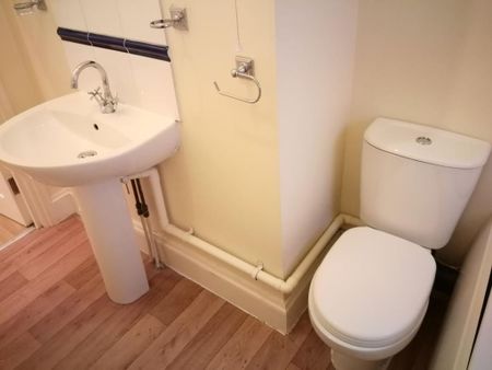 1 bedroom flat to rent - Photo 5