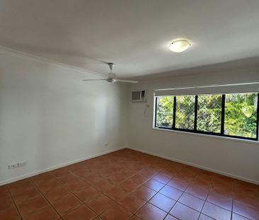 Spacious 2 Bedroom unit with a low maintenance yard! - Photo 3
