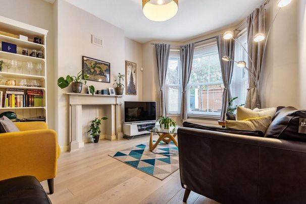 Kinnear Road, London W12 - Photo 1